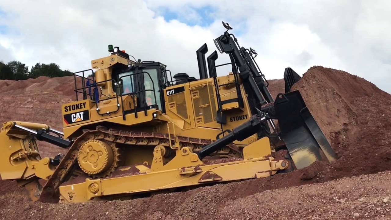 NEW Caterpillar D11T Dozer! | Diggers and Dozers HD