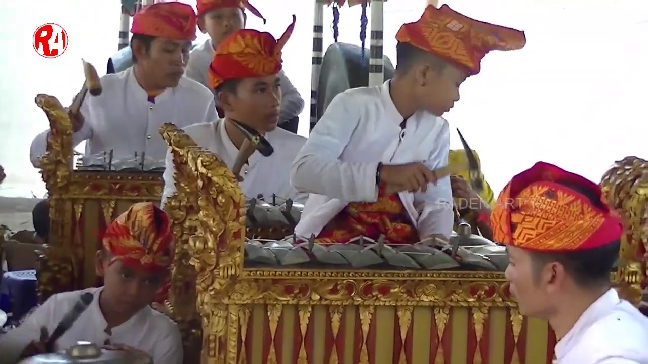 gamelan terbaik di Lombok skil luarbiasa angotanya ada yg masih duduk di bangku sd