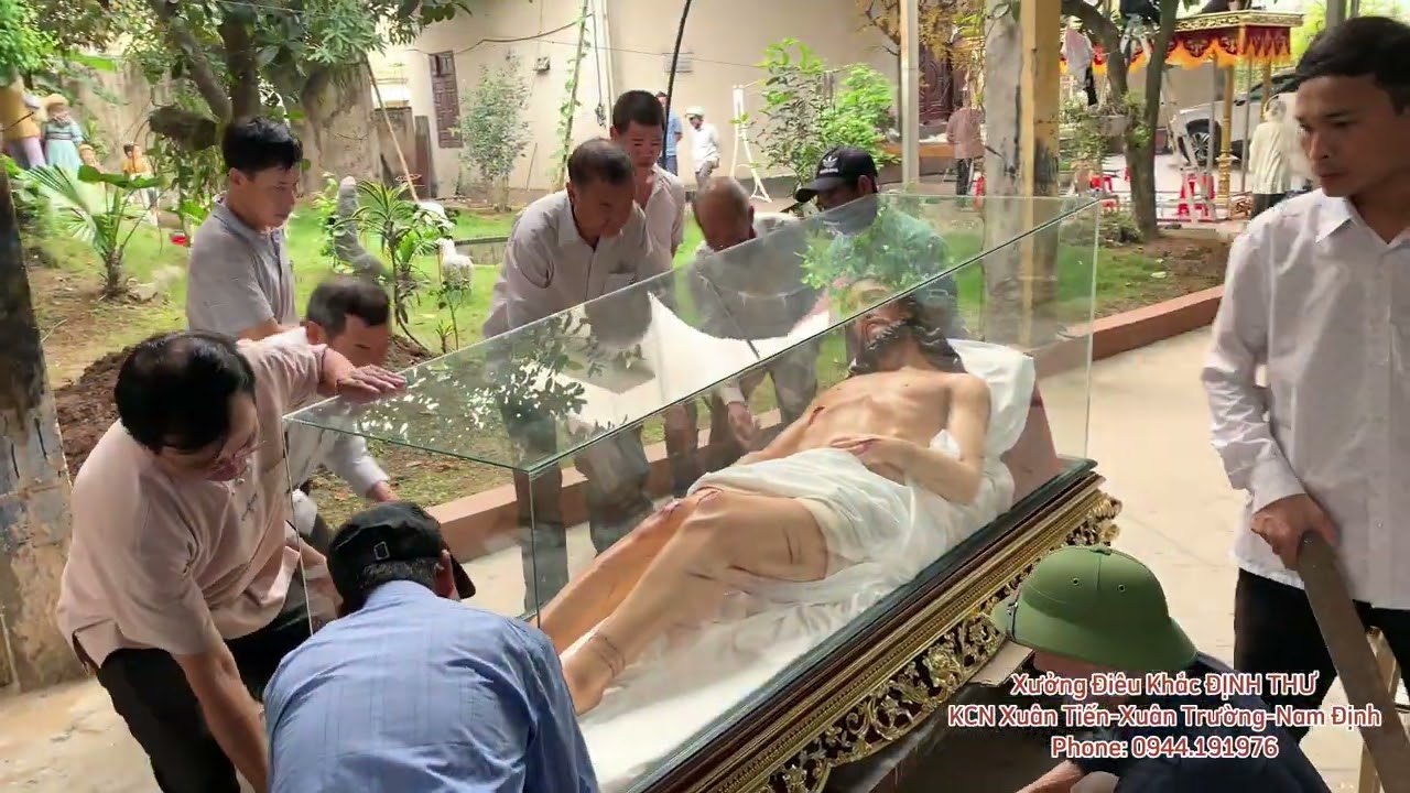 BỘ TƯỢNG VÀ KIỆU TÁNG XÁC CHÚA GX Đền Thánh Kiên Lao do anh chị nghệ nhân ĐỊNH THƯ thực hiện 4.2023