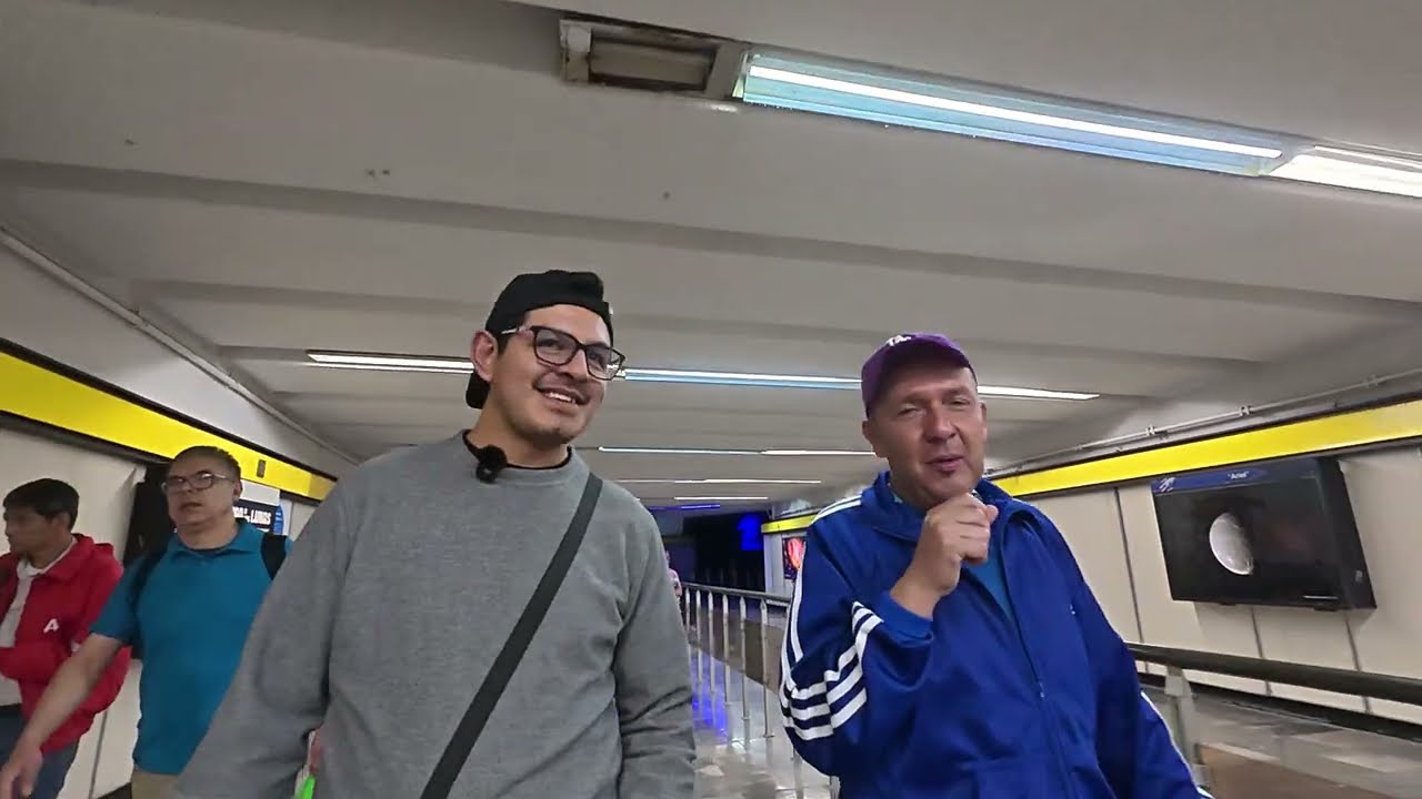  Cd de Mexico, Conociendo la  espectacular estación del metro la Raza