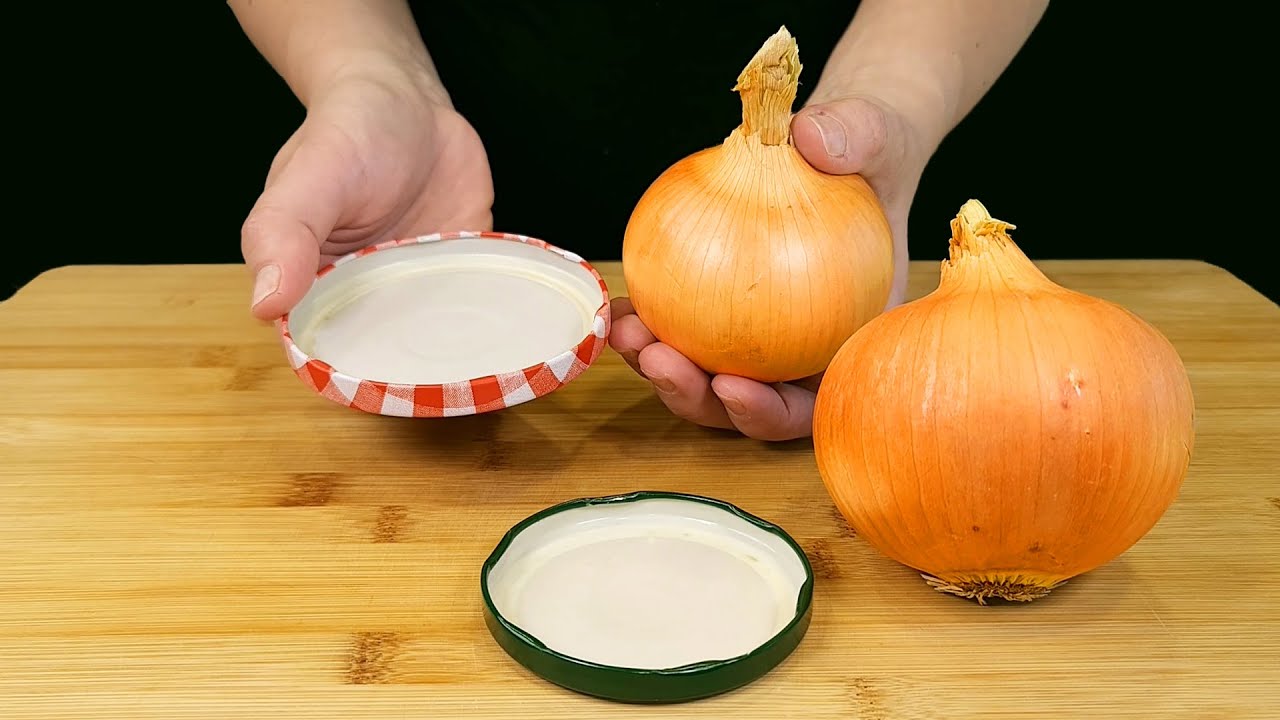 Я беру лук и крышку. Меня научили друг из Китая. Вкусно просто❗