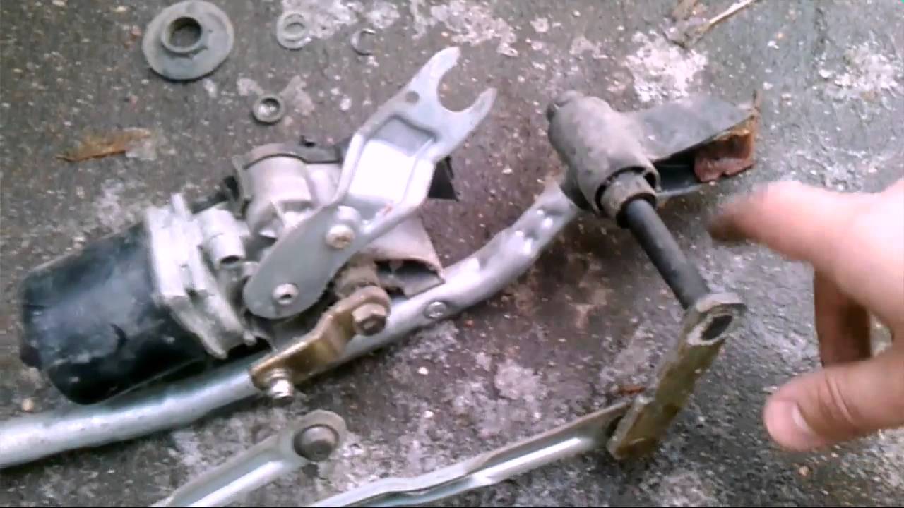 Смазываем трапецию дворников альмера N16