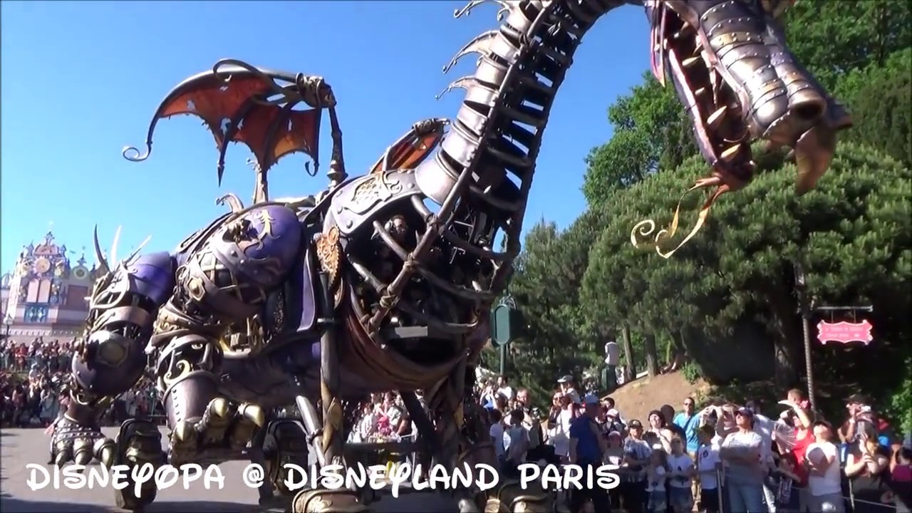 Disneyland Paris Disney Stars on Parade Show with trouble 2017 DisneyOpa