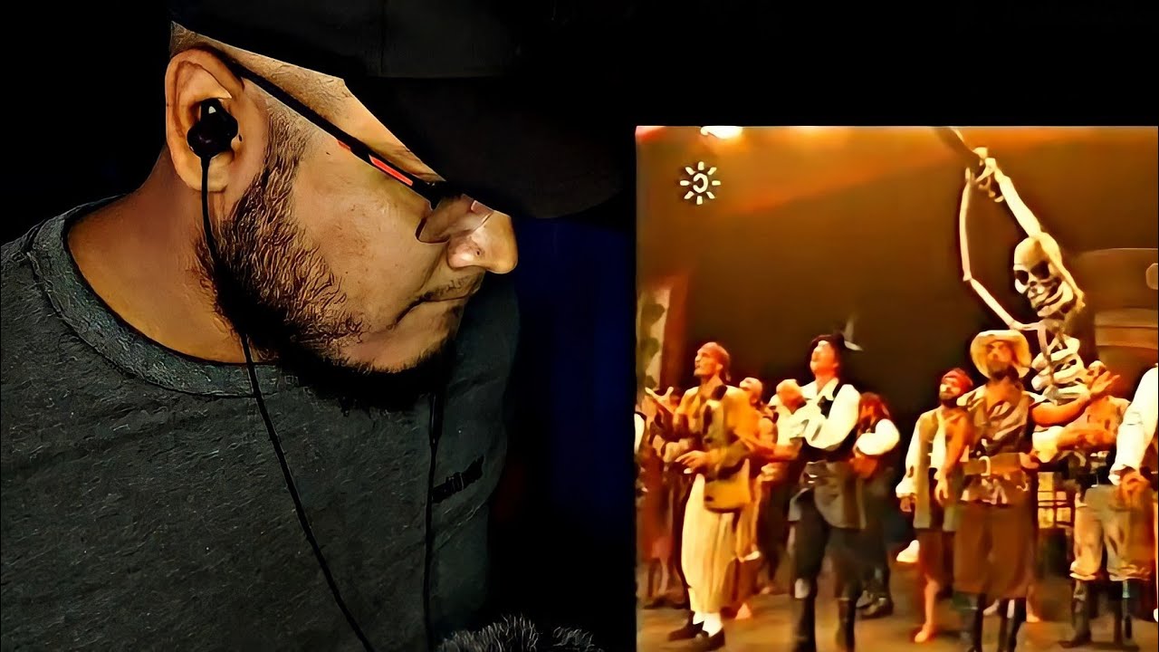 MEXICANO REACCIONA A LOS PIRATAS - CARNECITA DE GALLINA| CARNAVAL DE CÁDIZ