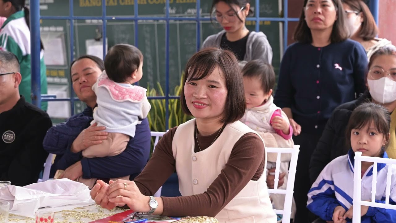 Bé vui đón tết 2026 trường Mầm non Đình Phùng, Lê Lợi, Hưng Yên