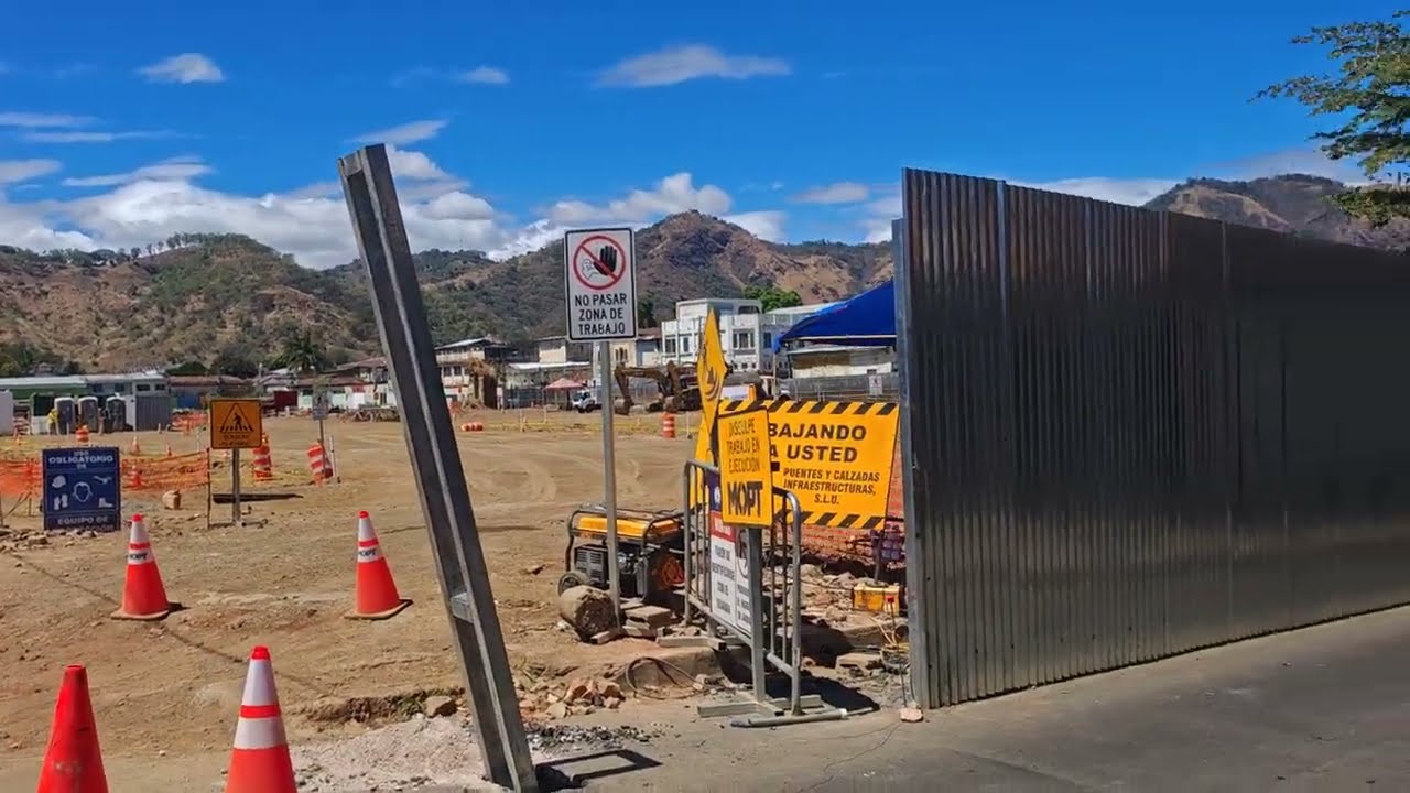 Grandes avances en reconstrucción de nuevo Mercado de Santa Ana, El Salvador. 🚧 👷 🏗️ 