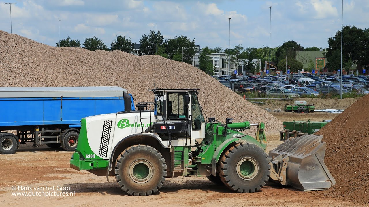Beelen Sloopwerken - gebroken puin afvoeren | Isala, Zwolle | Hospital | Cat 966K | Hitachi 470LCH
