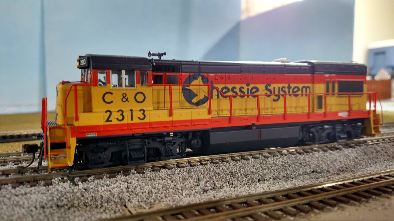 Review of Atlas Gold Line HO Scale U23B w/ESU DCC and Sound!