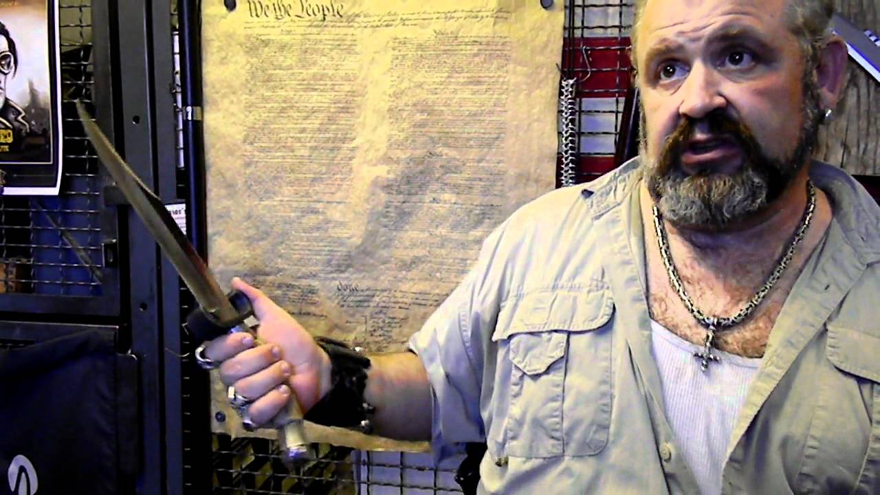 Daggers VS Bowie Knives