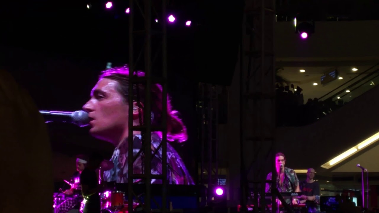 ILYSB - LANY Live at Trinoma // August 6, 2017