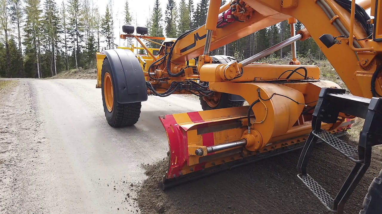 Soratien kunnossapitohöyläysvideo (Veekmas Oy) Soratiepäivässä 16.5.2019 Jyväskylässä