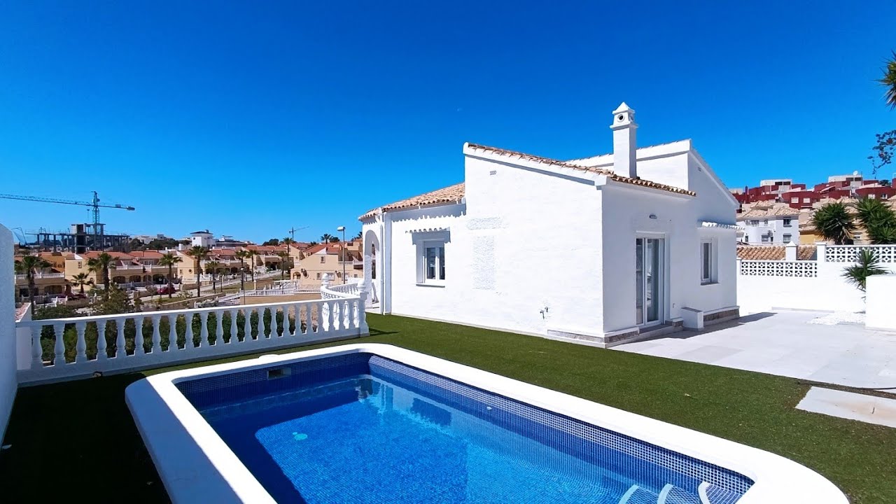 Reserved 349,900€ Villamartin, 4 bed 2 bath split level villa with pool