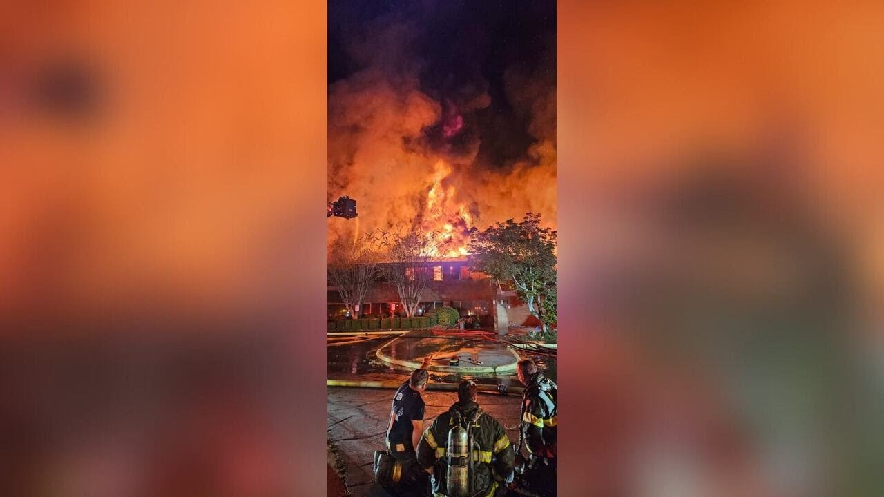 Firefighters battle church fire for hours in Austell