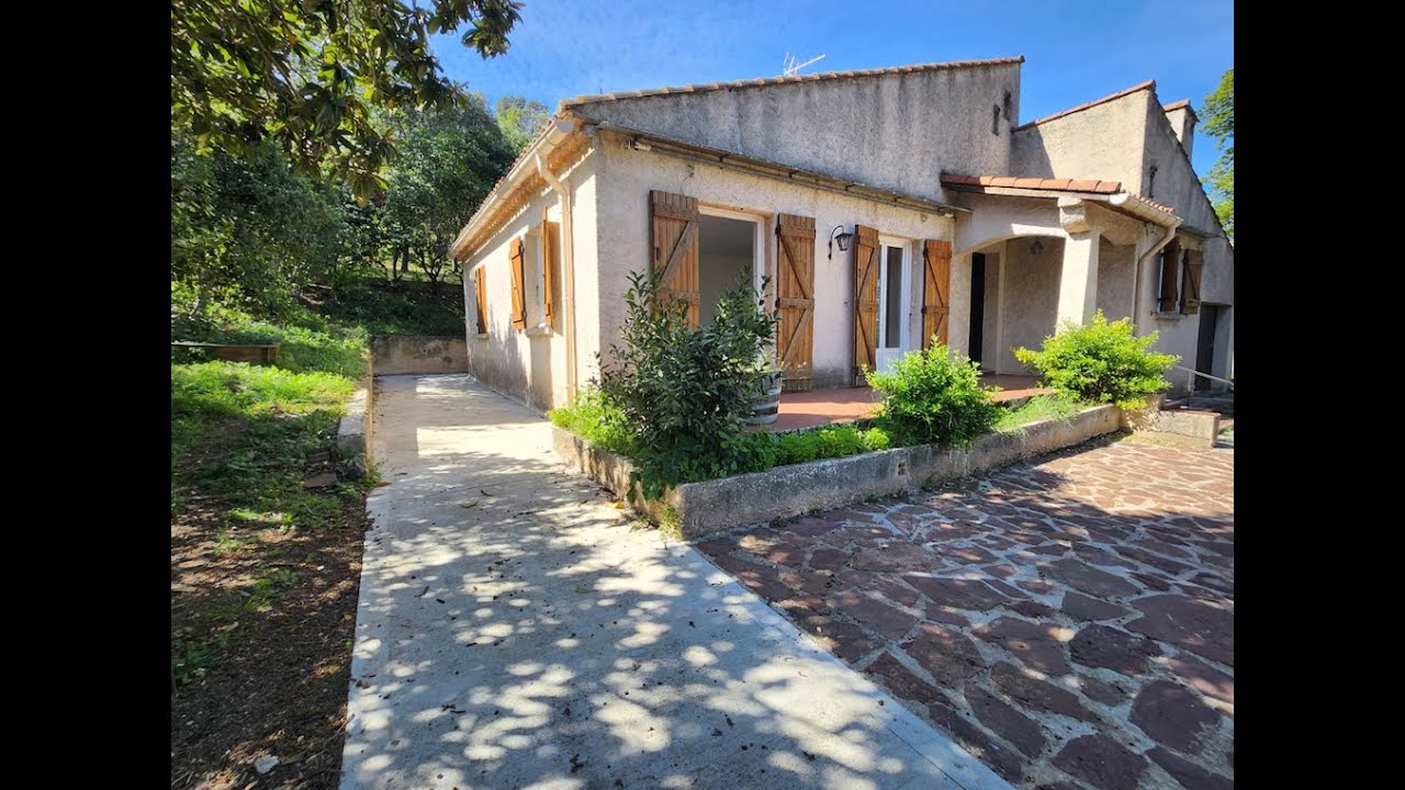 3 bed detached house in pretty village very close to Pezenas in south of France. SOLD
