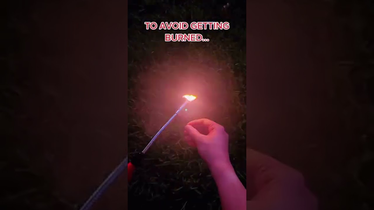 BEST LIFE HACK FOR LIGHT SPARKLERS THIS 4TH OF JULY! #mom #momhack #lifehack #hack
