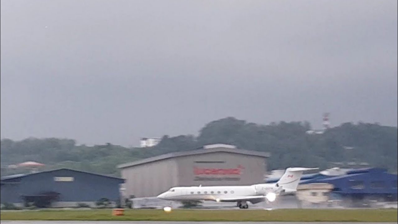 After Rain Private Jet  Landing Compilation At Subang Airport SZB/WMSA -Learjet 60 Close Call!