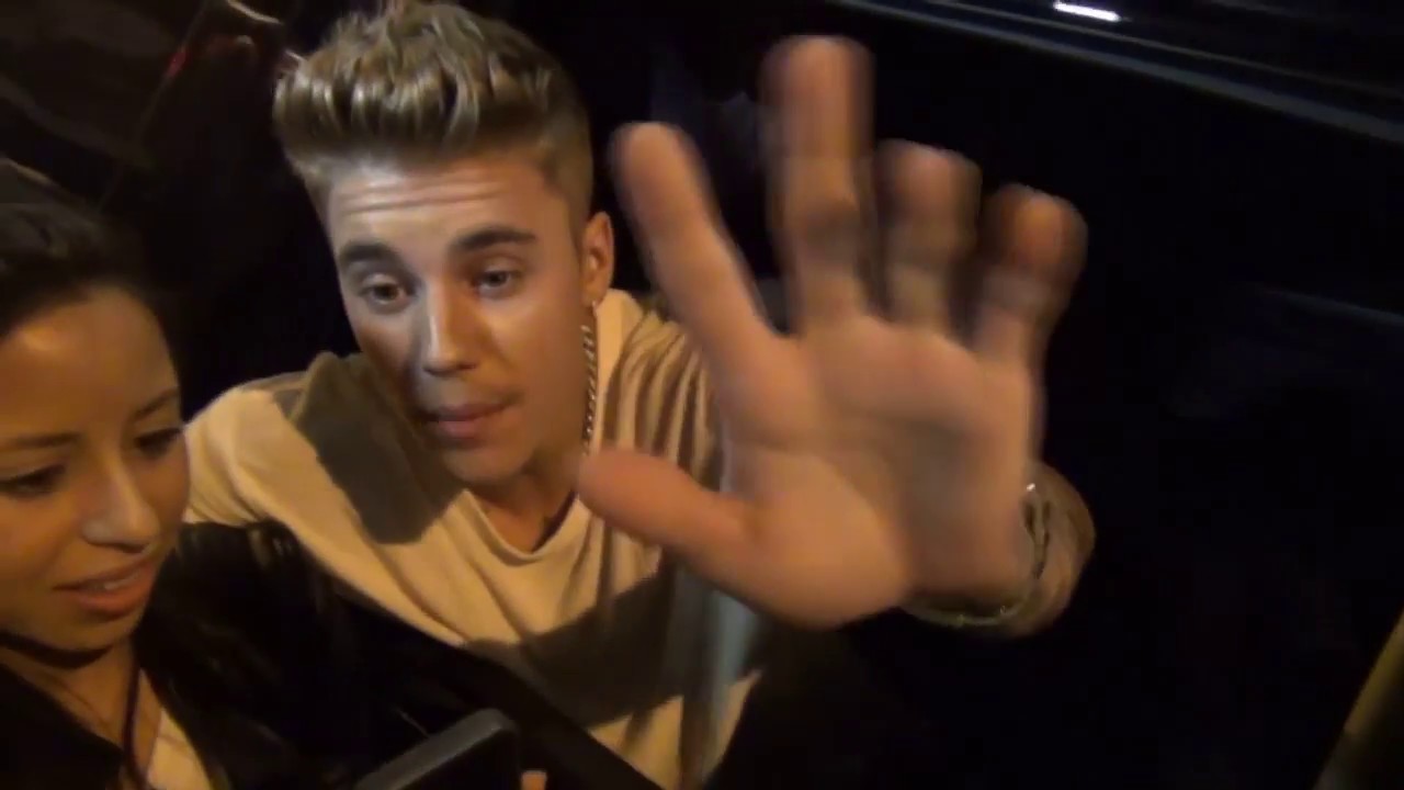 (VIDEO) Justin Bieber Smack Cameras Away On Paparazzi's Face