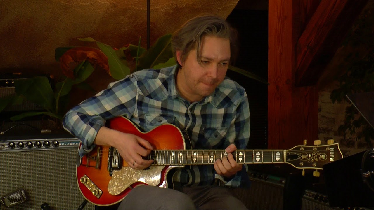 Höfner Club 60 Model 128 from 1960 presented by Vintage Guitar Oldenburg and Tobias Hoffmann