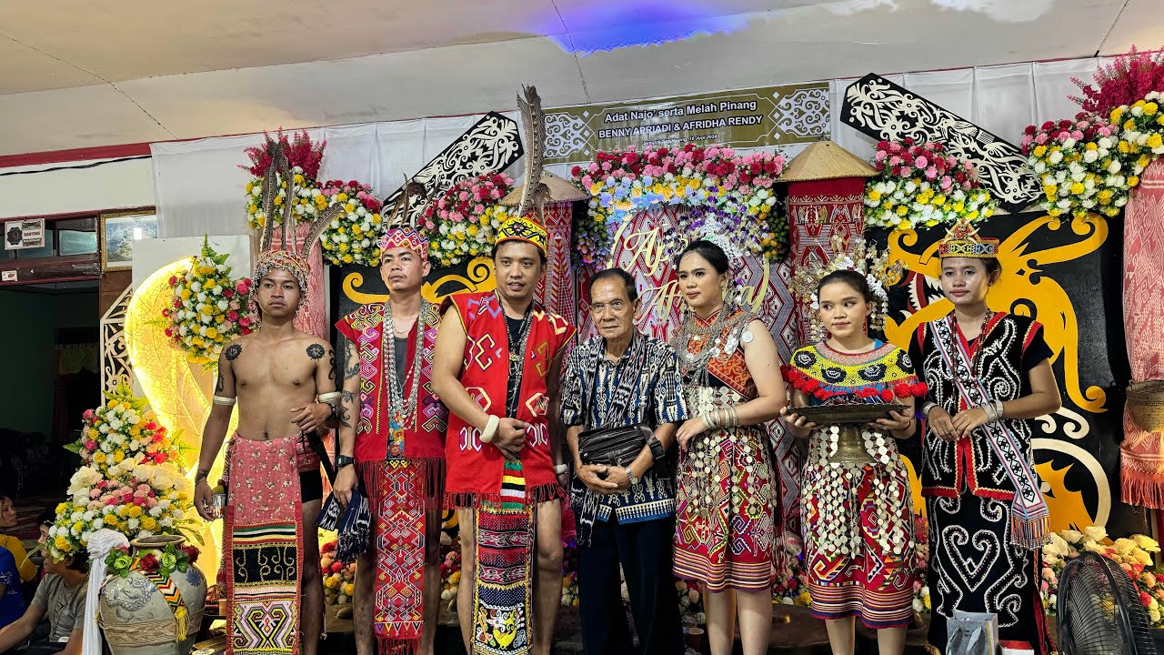 Kemeriahan Gawai & Kawin/Melah Pinang Suku Dayak Iban Menua Sumpak Sengkuang Kalimantan