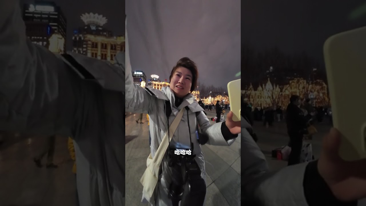 A blind girl came to take photos at the Bund in Shanghai. For the first time since she