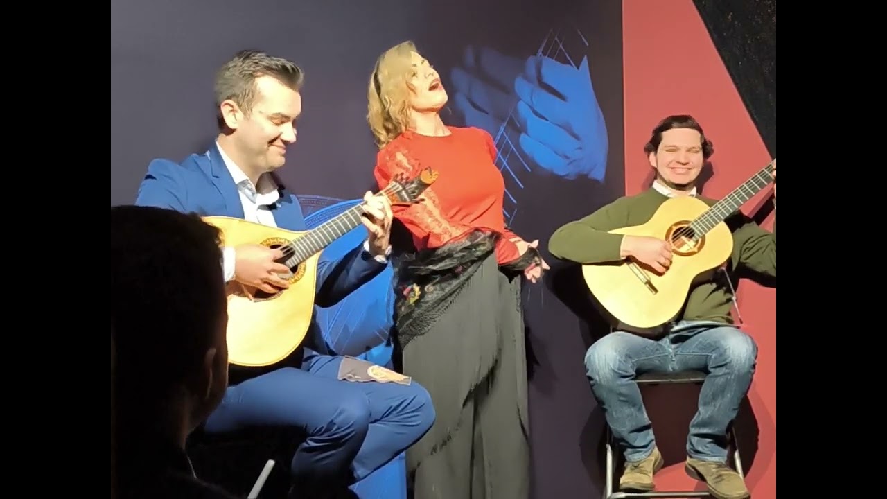 Aquela Rua - Paula Canossa Fado