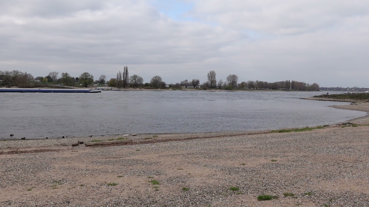 Dusseldorf - Kaiserswerth - Rein pebble beach