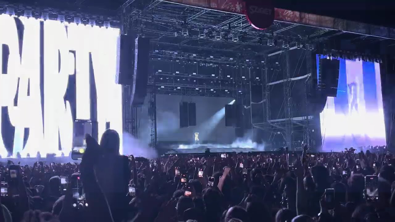 Charli XCX Explodes Onto the Stage &ndash; Epic Opening at Sziget Festival 2025!