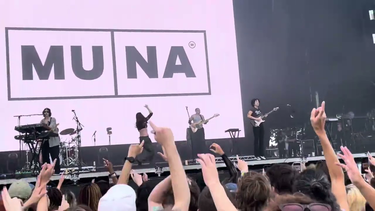 MUNA - I Know A Place - Connect Festival, Edinburgh (26/08/2023)