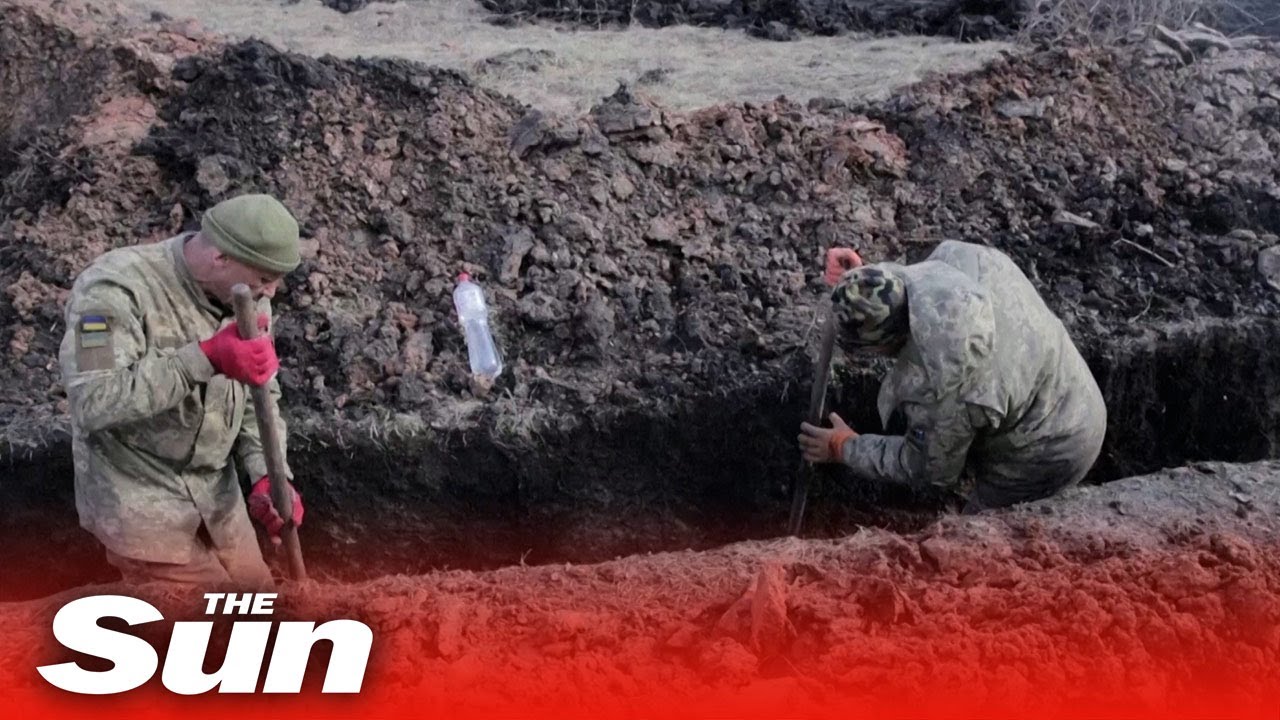 Ukrainian troops dig trenches on frontline Bakhmut's outskirts