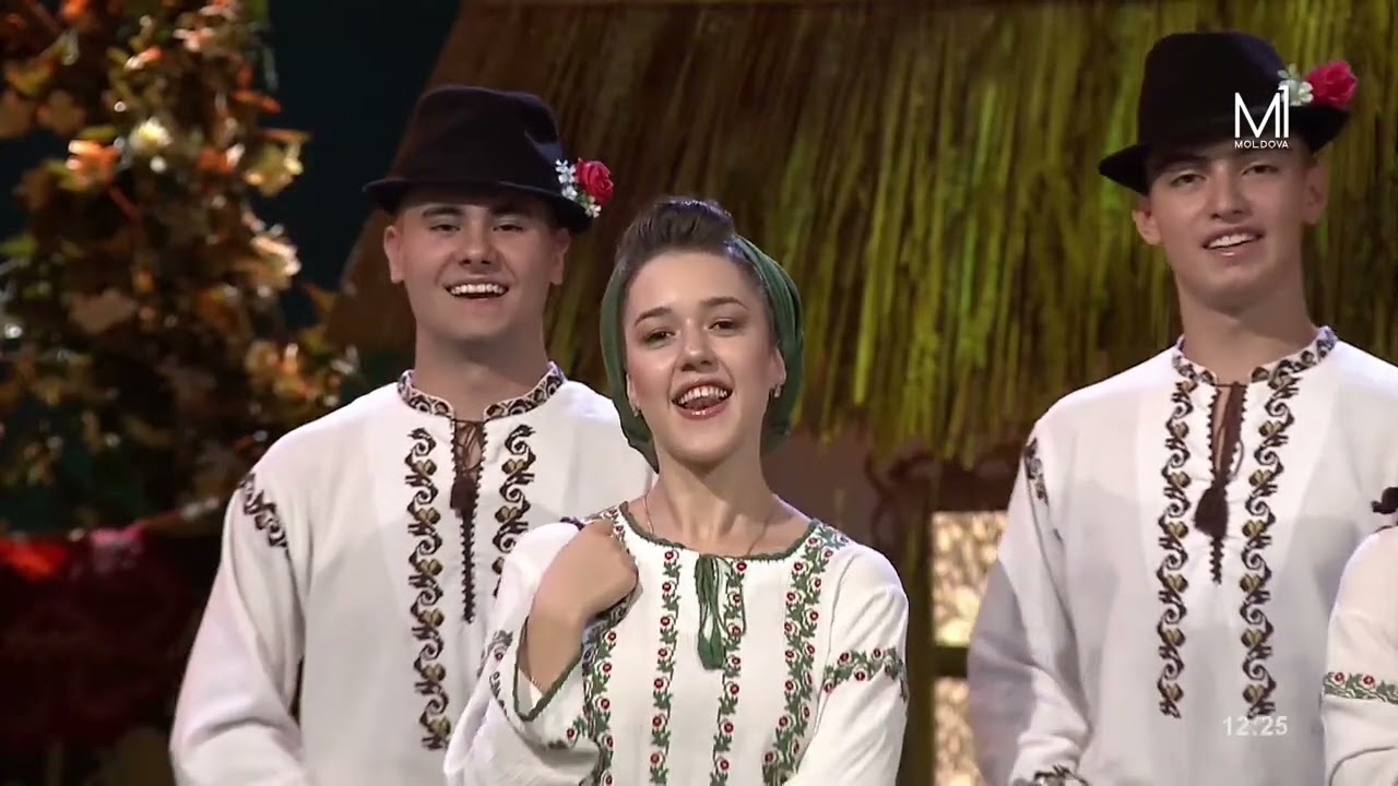 Copie a 🔴„La noi în sat”, o emisiune despre cântecul şi dansul autentic, acum, la Moldova 1.