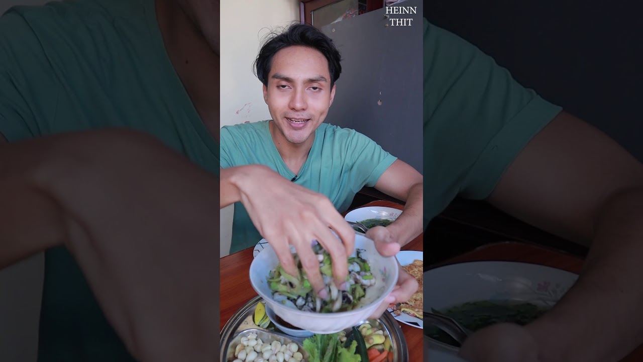 Heinn Thit - Mukbang (Eating show) of Burmese omelette and fish paste