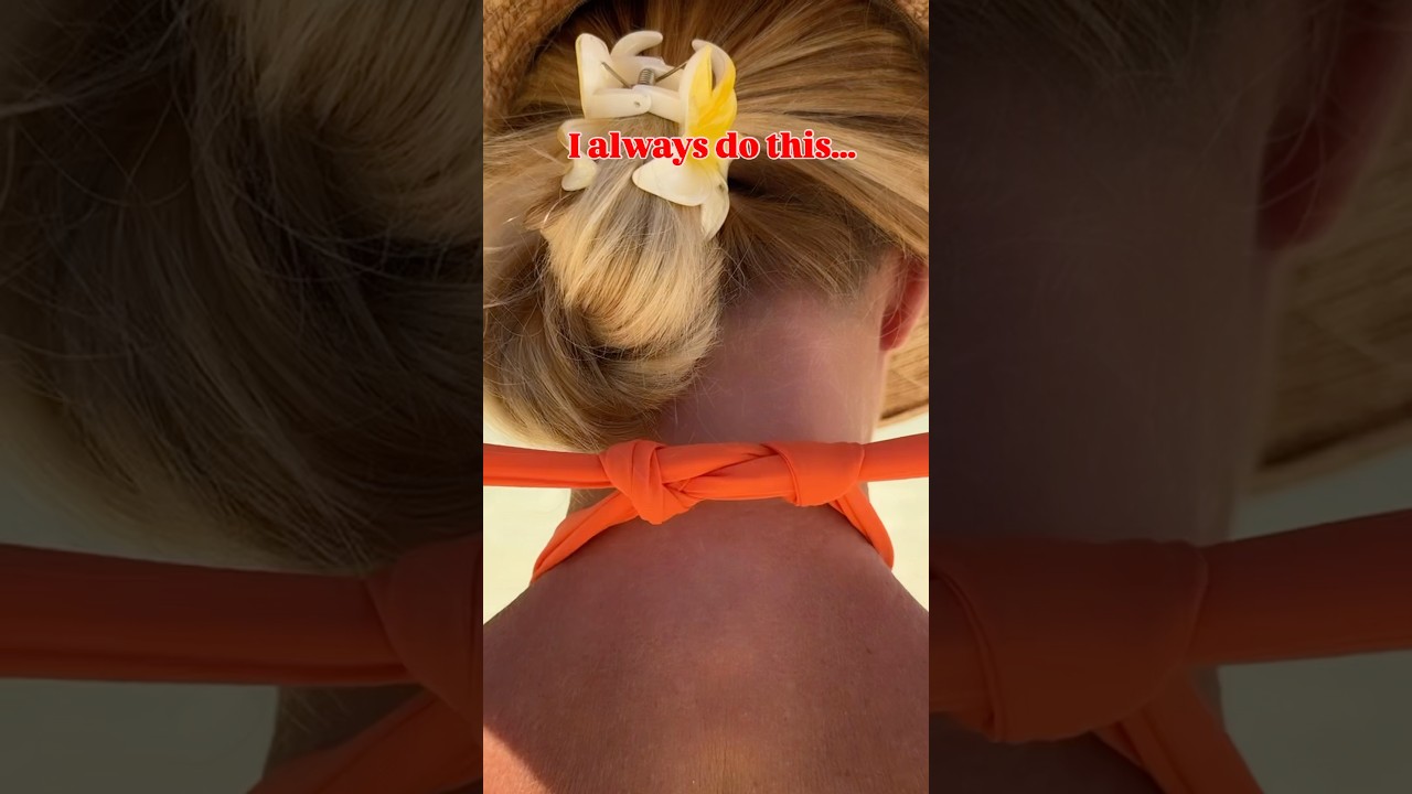 Here&rsquo;s a hack how to tie a bathing suit on your neck so it doesn&rsquo;t come undone #fashionhacks #beach