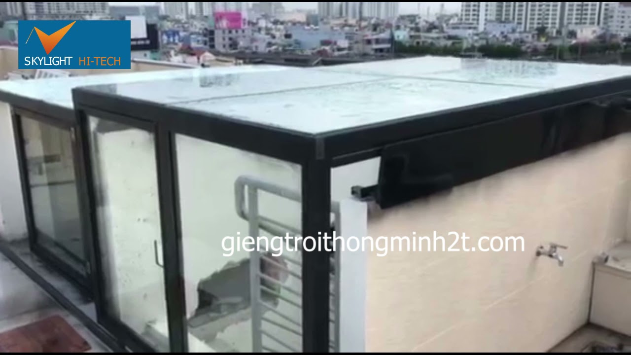 Giếng trời tự động kết hợp cầu thang lên sân thượng đẹp xuất sắc