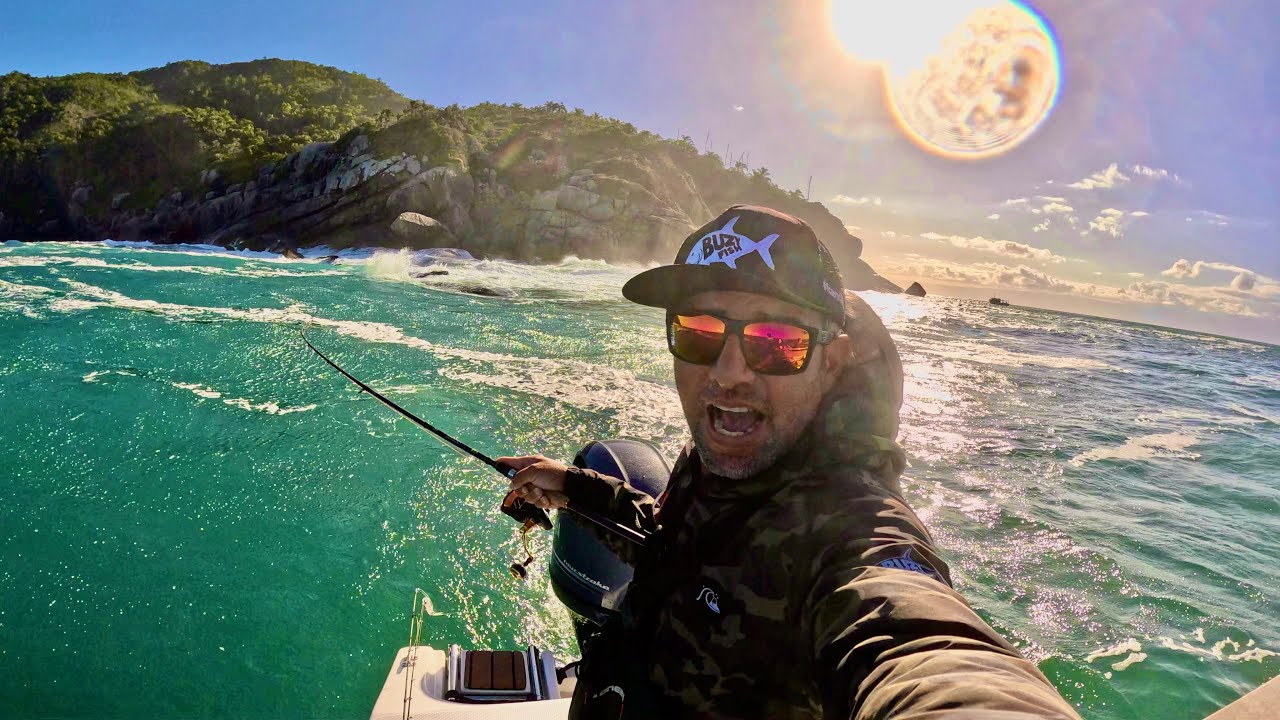 Pescaria em Ilhabela anchova no pincho Buzyfish 