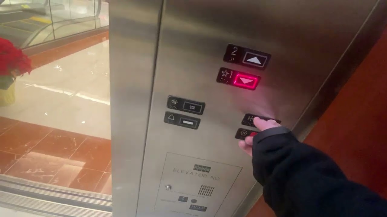 (EPIC MOTOR) KONE Hydraulic Elevator - Von Maur, Jordan Creek Town Center - West Des Moines, IA