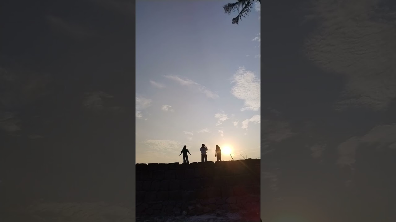 Golden Hours, Endless Conversations#chillwithfriends#evenigvibes#viralvideo#friends#besties#shorts