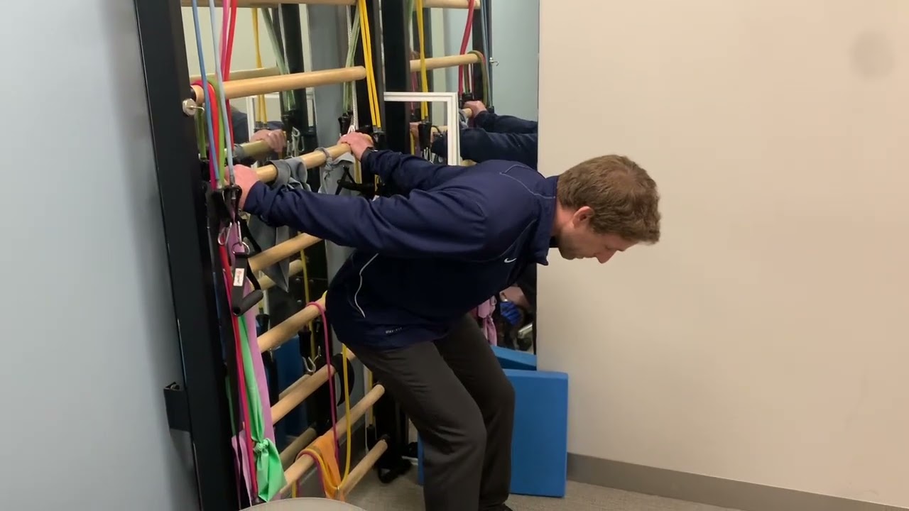Shoulder extension stretch barre/counter