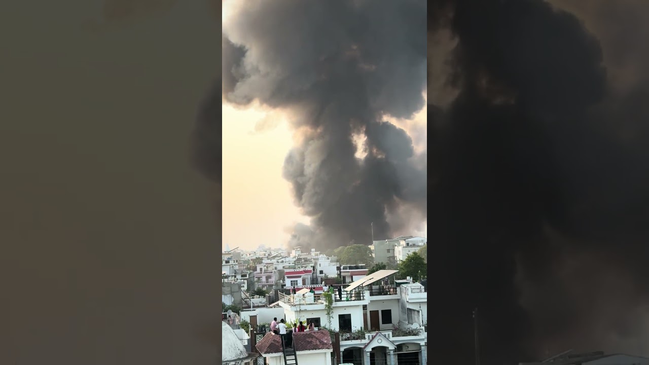 Lucknow tedhi pulia par aag lagi #lucknow #fire #tedhipulia