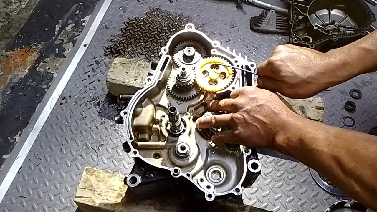 Yamaha FZ2.0 partes embrague y contrapeso  (armado)