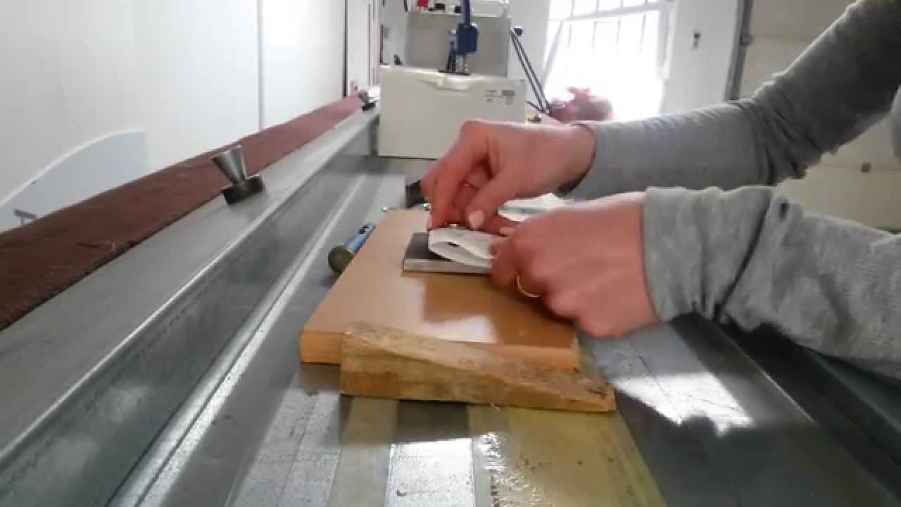 Ręczne mocownie oczka w banerze. Filmik instruktażowy