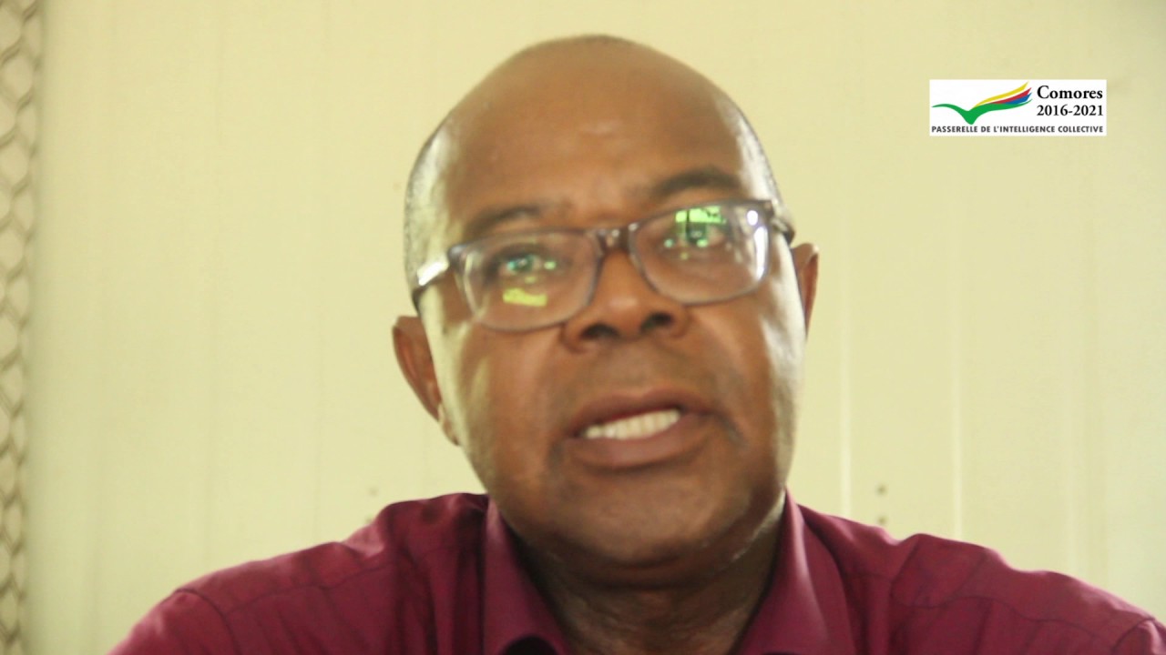 Dr. Ahamed OULEDI, l'L'ASSOCIATION DES STAGIAIRES ET ÉTUDIANTS DES COMORES