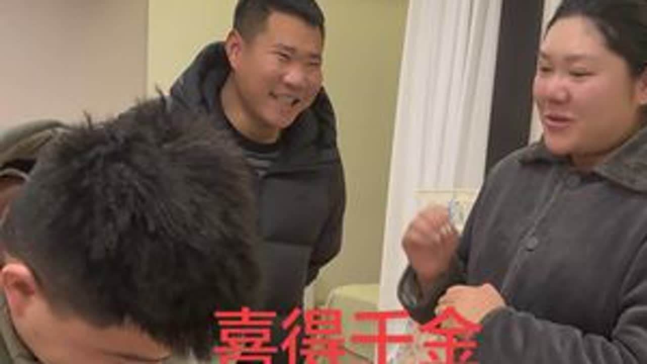 恭喜梦梦喜得千金，高旗和孙宗耀的现场对话绝了#刚出生的宝宝 #新生儿