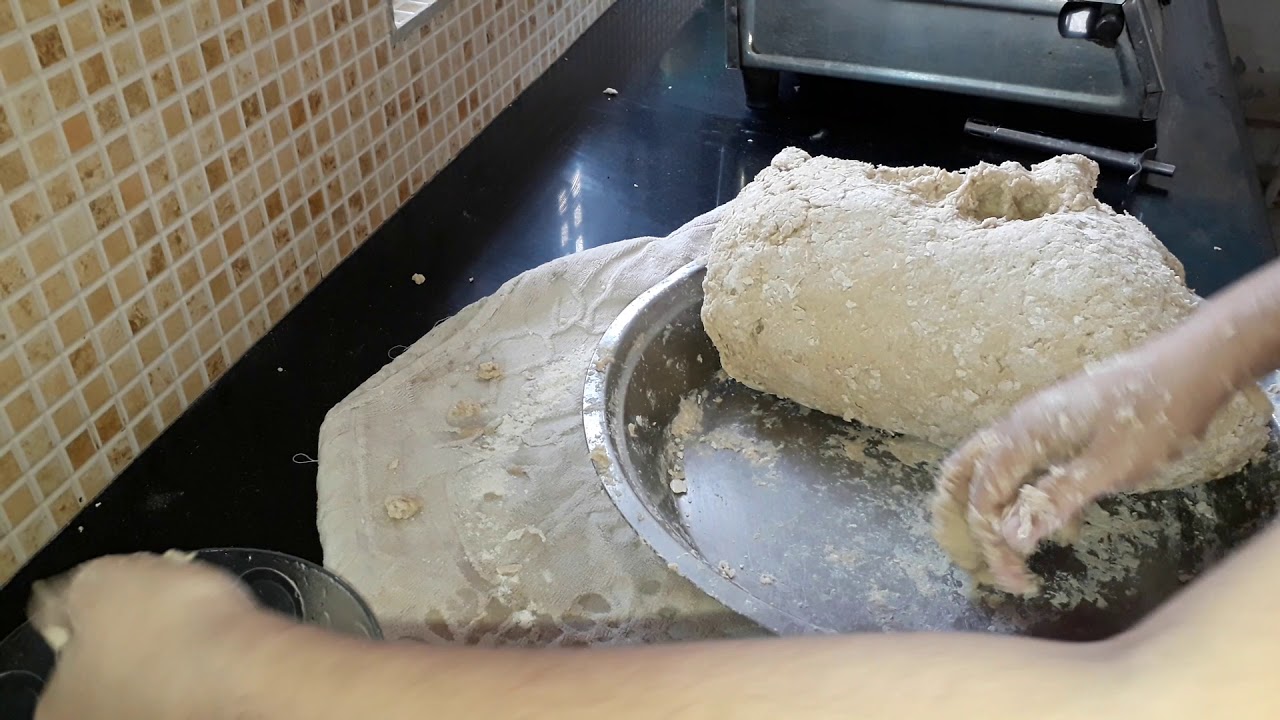 How to knead wheat flour for Chapati/Parantha | Step by Step | Soft dough| Atta kaise gundte hai |