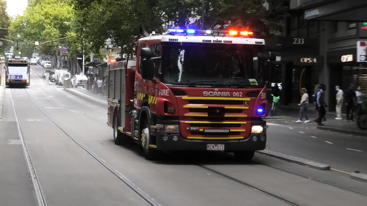 FRV - P38A & P38B Responding (South Melbourne)