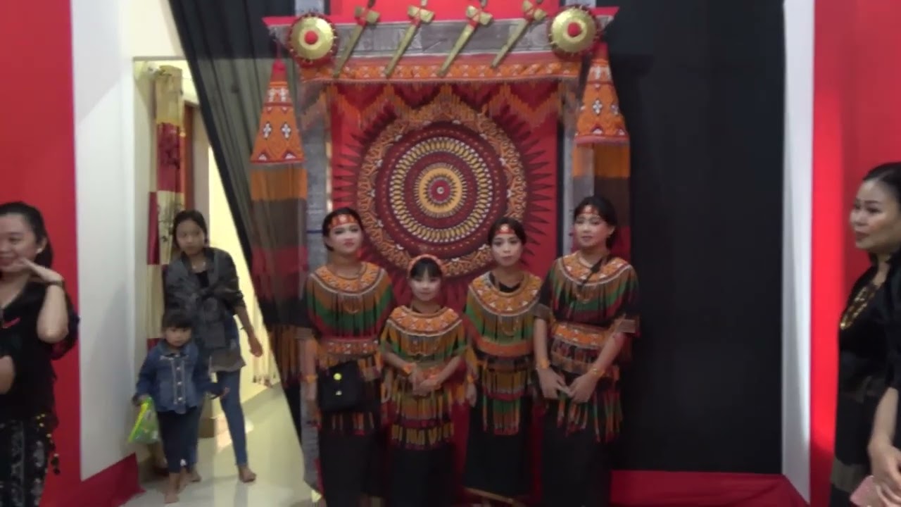 Part 1.Pemakaman (Rambu Solo) almh.Naomi Alik (Nenek Andri) di Bala-Randanan Mengkendek Tana Toraja.