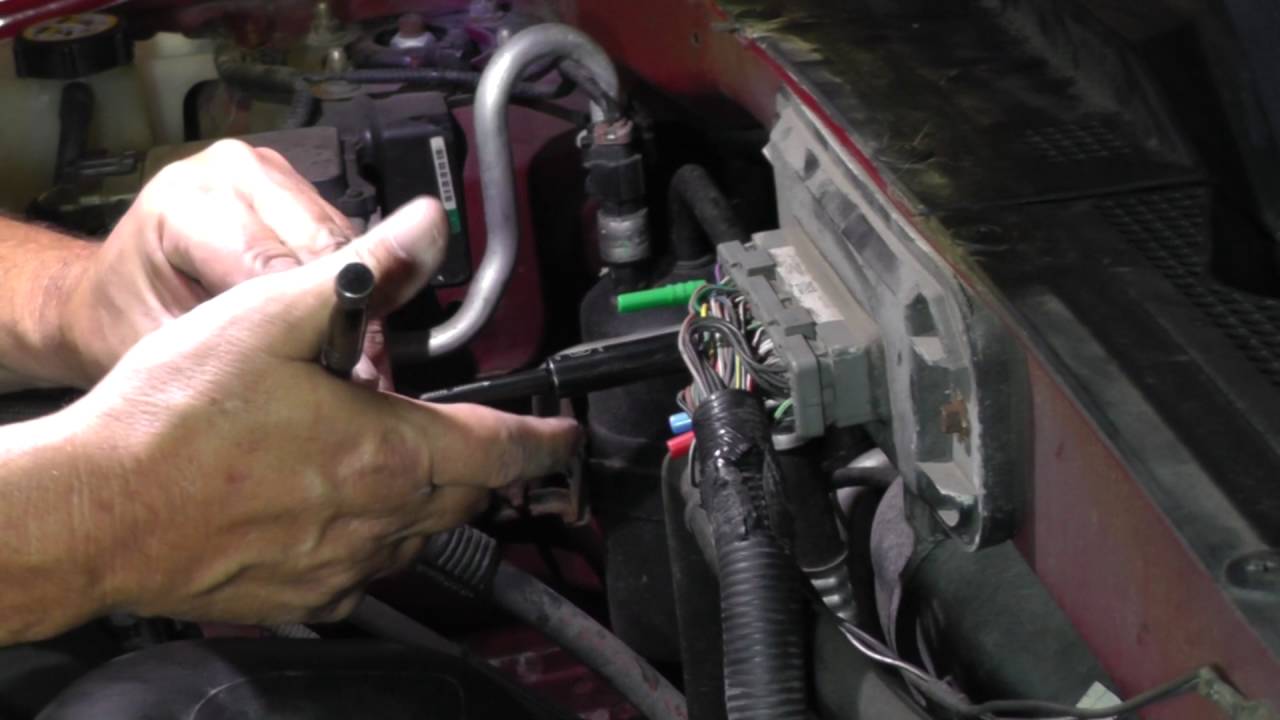 Ford Escape Crank and Cam Waveforms Using a Math Channel