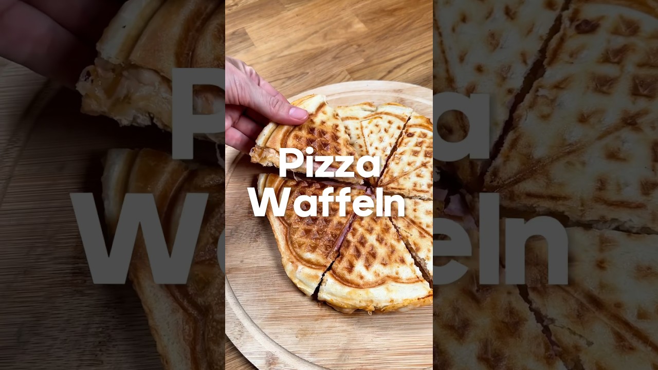 Pizza mal anders! 🍕 Probiert diese leckeren Pizza-Waffeln aus! 🧀 #rezept #pizza