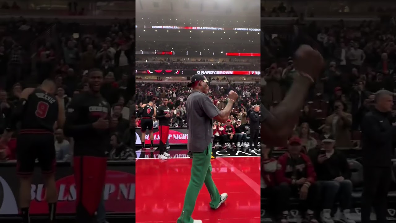Dennis Rodman & Toni Kukoc receive standing ovations at legendary Bulls homecoming (via @Bulls/TT)