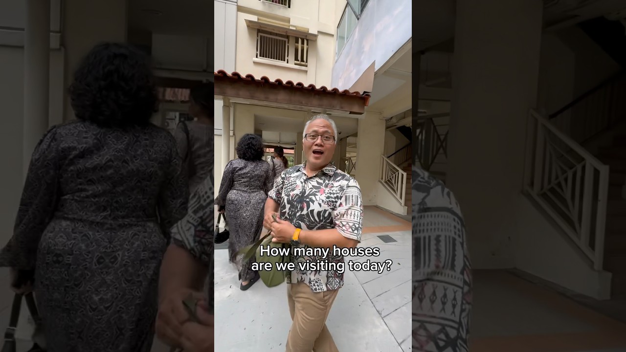 How many houses can you visit in a day for Hari Raya? 