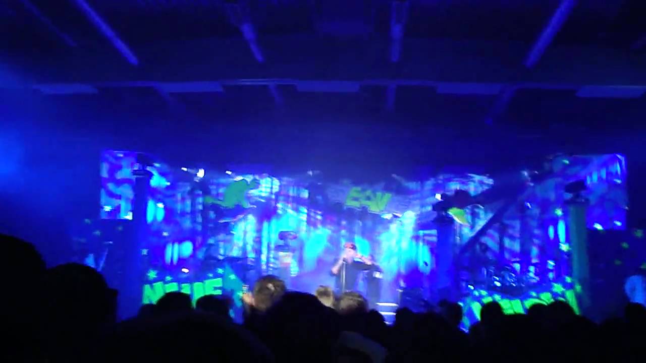 EAV - Die Russen kommen (Live Mehrzweckhalle Feldbach)